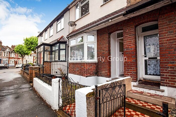 3 Bedroom Terraced House To Rent In Lonsdale Avenue, London, E6