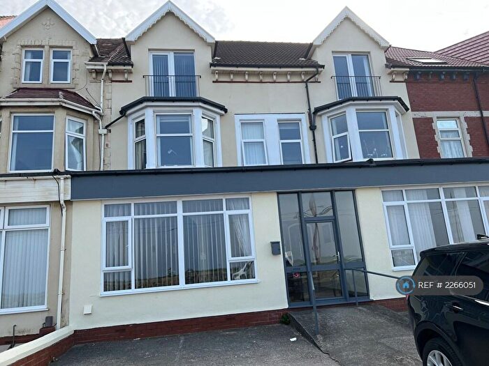 1 Bedroom Flat To Rent In Queens Promenade, Blackpool, FY2