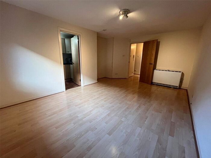 1 Bedroom Flat To Rent In New Bells Court, Edinburgh, City Of Edinburgh, EH6