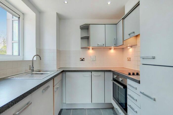 1 Bedroom Flat To Rent In Erebus Drive, Thamesmead, London, SE28