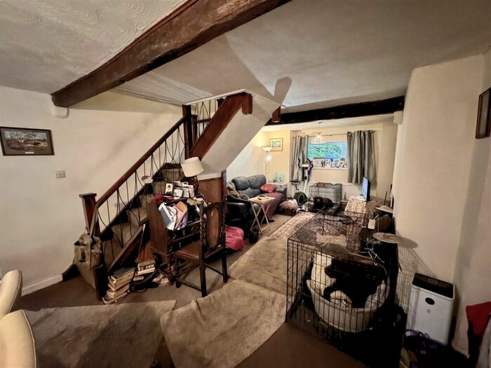 4 Bedroom Detached House For Sale In Glynhir Road, Llandybie, Ammanford, SA18