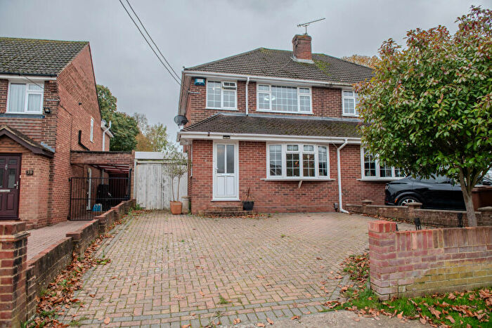 3 Bedroom Semi-Detached House To Rent In Chestnut Avenue, Chatham, ME5