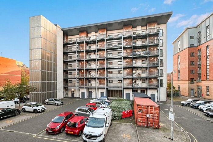 2 Bedroom Flat For Sale In / Salamander Court, Edinburgh, EH6