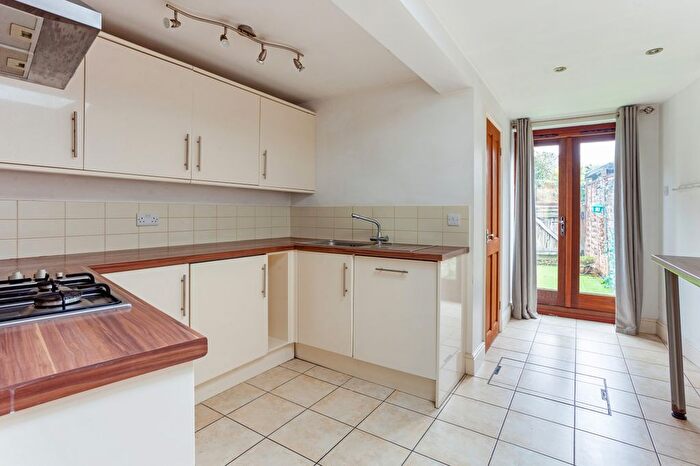 2 Bedroom Detached House For Sale In Helena Road, Windsor, SL4