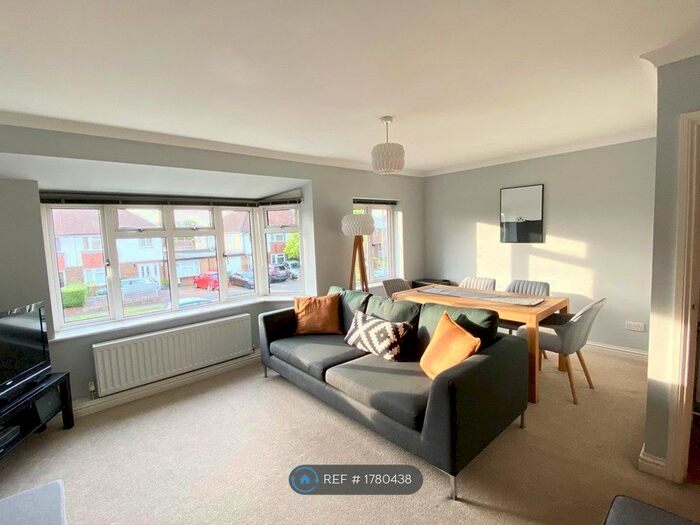 2 Bedroom Maisonette To Rent In Saxon Crescent, Horsham, RH12