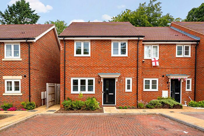 3 Bedroom End Of Terrace House To Rent In Turner View, Oxford, OX3