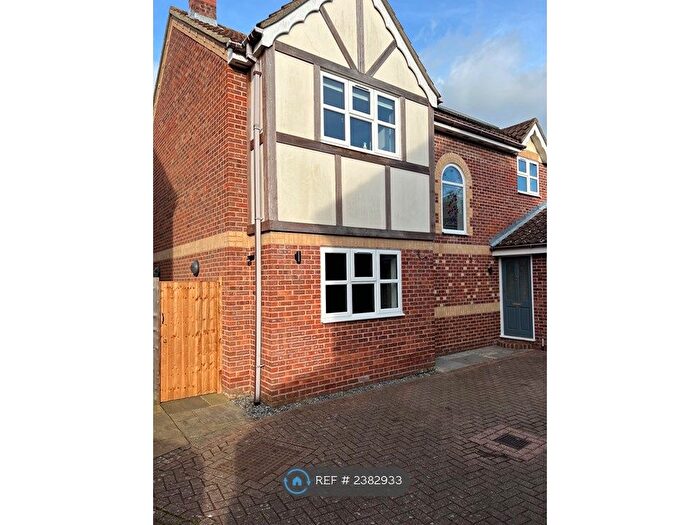 4 Bedroom Detached House To Rent In Lampern Crescent, Billericay, CM12