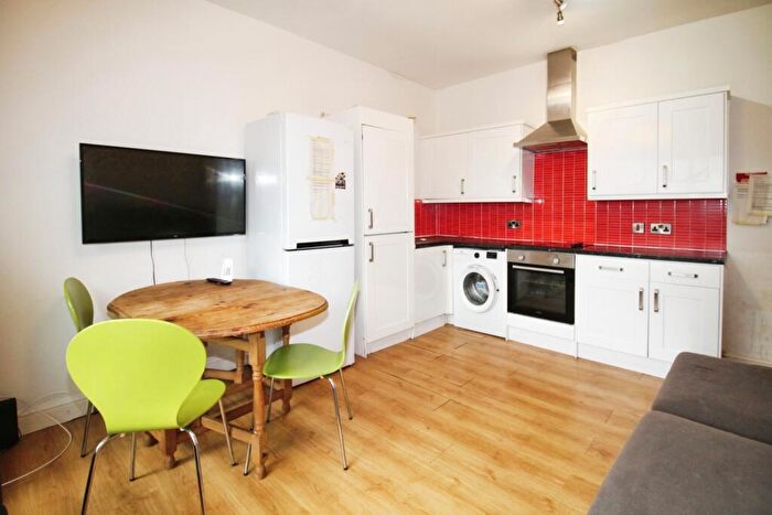 5 Bedroom Terraced House To Rent In Royal Park Road, Hyde Park, LS6