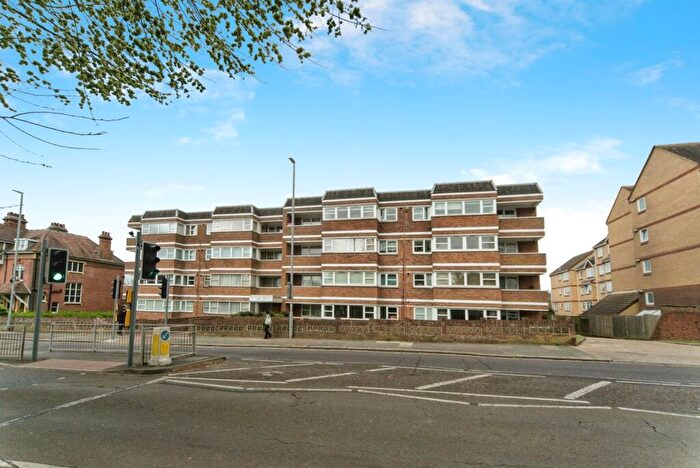 1 Bedroom Flat For Sale In Grasshoppers, The Drive, Hove, East Sussex, BN3
