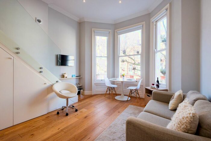 Studio To Rent In Philbeach Gardens, London, SW5