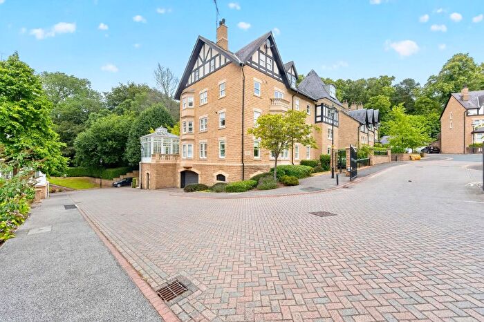 2 Bedroom Flat For Sale In Portland Crescent, Harrogate, HG1