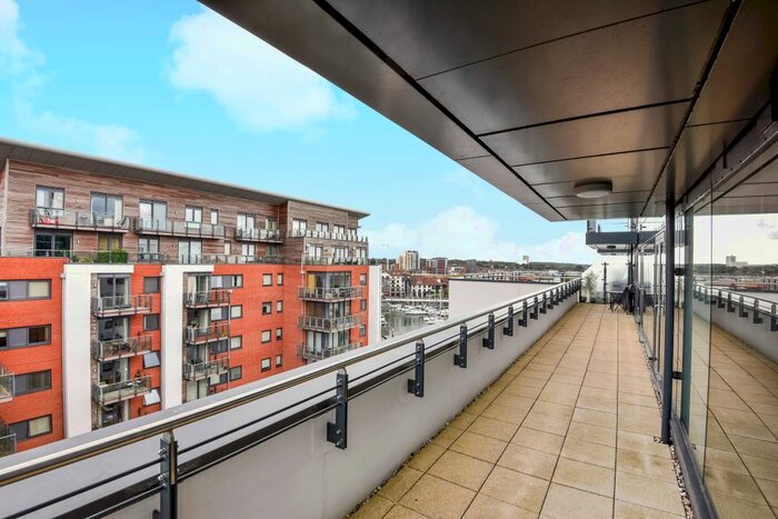 3 Bedroom Flat To Rent In Ocean Way, Ocean Village, Southampton, SO14