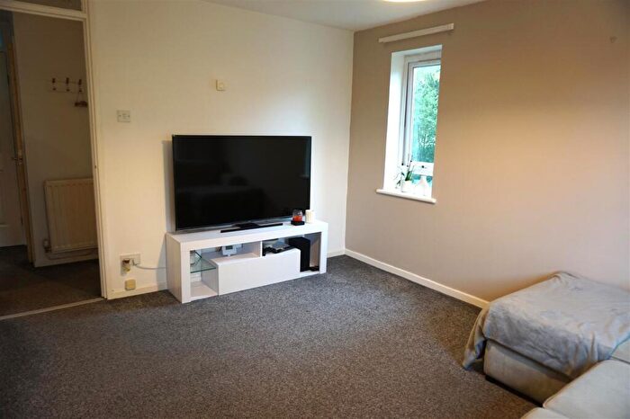 1 Bedroom Flat To Rent In Sandhurst Close, Church Hill South, B98