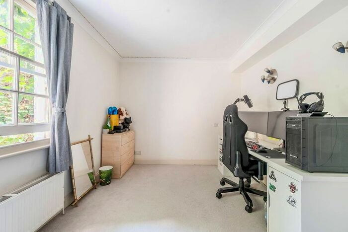 2 Bedroom Flat To Rent In Claverton Street, Pimlico, London, SW1V