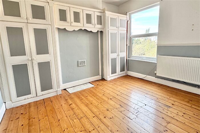 2 Bedroom Semi-Detached House For Sale In Montpelier Road, Dunkirk, NG7