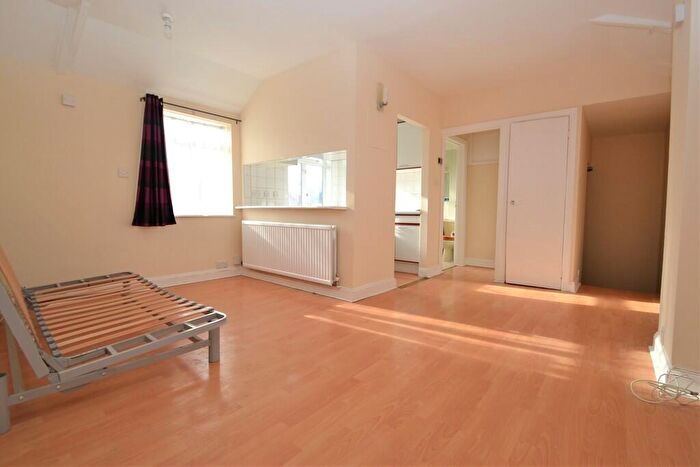 1 Bedroom Maisonette To Rent In Tolworth Park Road, Surbiton, KT6