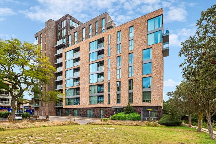 1 Bedroom Flat To Rent In Sandpiper Building, Newnton Close, N4