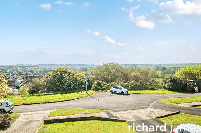 4 Bedroom Detached House For Sale In Wyvern Close, Old Town, Swindon, SN1