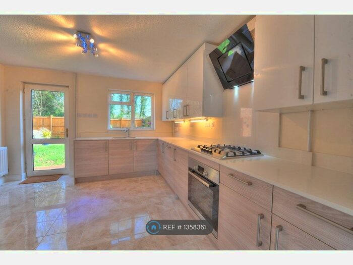 4 Bedroom Detached House To Rent In The Spinney, Milton Keynes, MK13