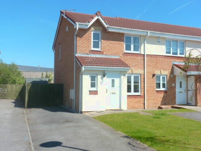 3 Bedroom Mews To Rent In Delphinium Way, Lower Darwen, BB3