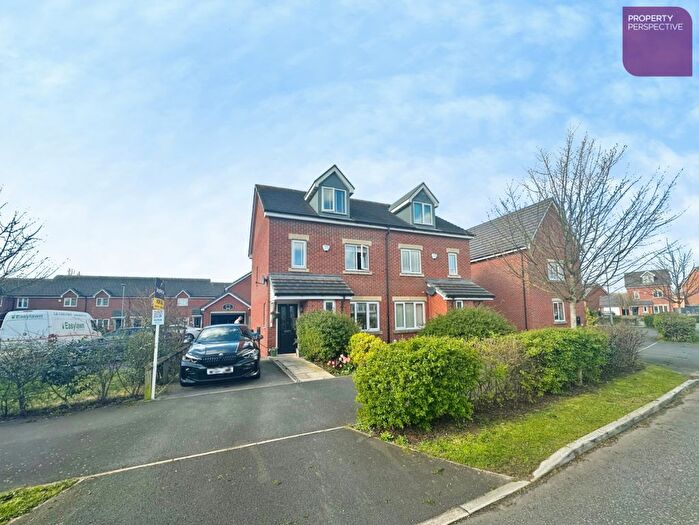 4 Bedroom Semi-Detached House For Sale In Pasture Close, Blackpool, FY4