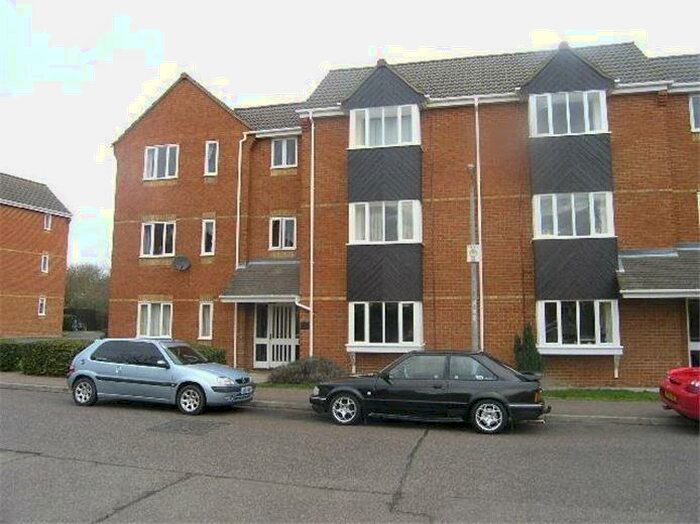 Flat To Rent In Lucerne Close, Cambridge, CB1