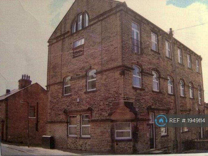 2 Bedroom Flat To Rent In Browning Avenue, Halifax, HX3