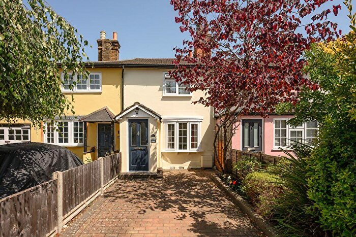 3 Bedroom Terraced House For Sale In New Road, Weybridge, KT13