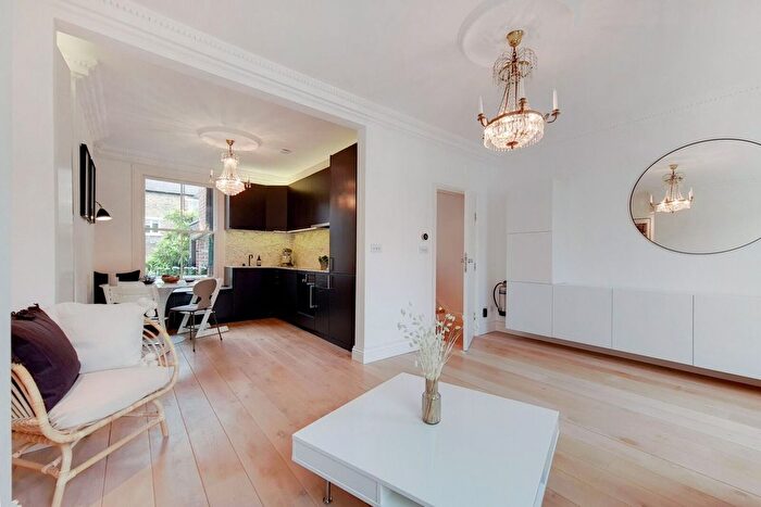 2 Bedroom Flat To Rent In Fremont Street, London Fields, London, E9