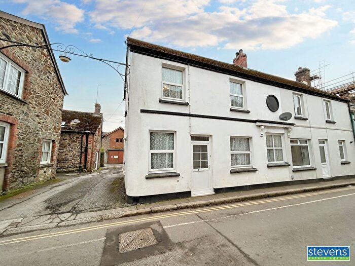 2 Bedroom End Of Terrace House To Rent In North Street, Okehampton, EX20