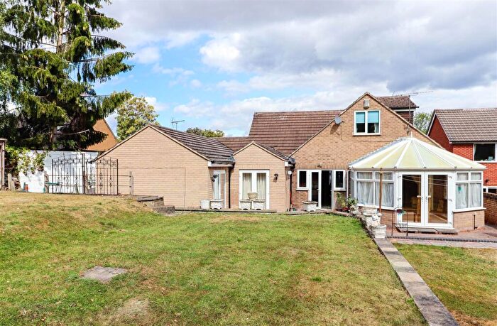 4 Bedroom Detached Bungalow For Sale In Hands Road, Heanor, DE75