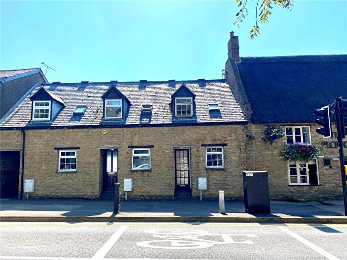 1 Bedroom House To Rent In High Street, Brackley, NN13