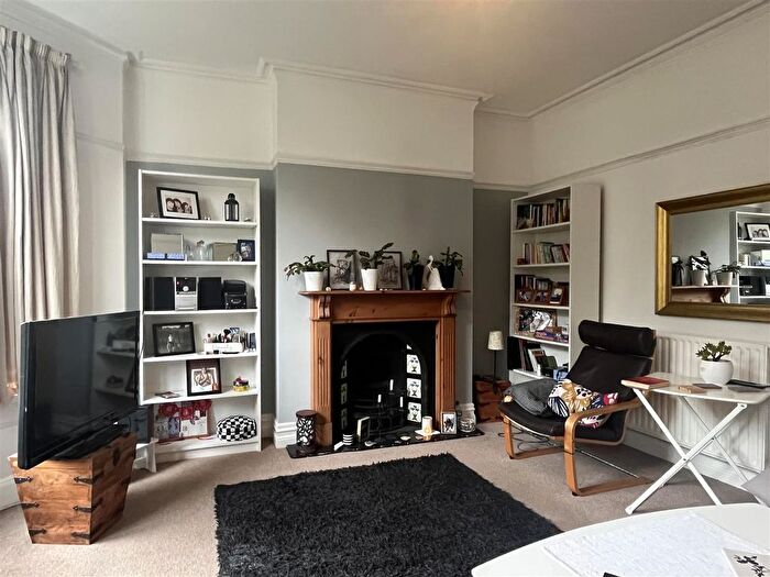 3 Bedroom Maisonette For Sale In Llandaff Road, Canton, Cardiff, CF11