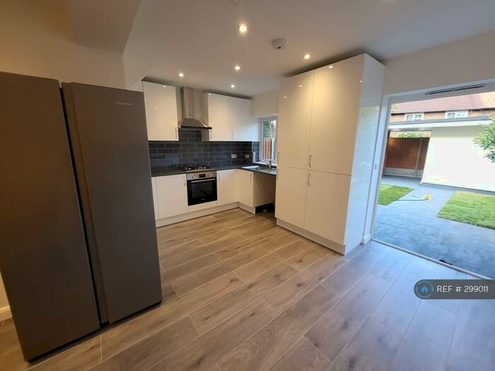 4 Bedroom Terraced House To Rent In Arundel Gardens, London, HA8