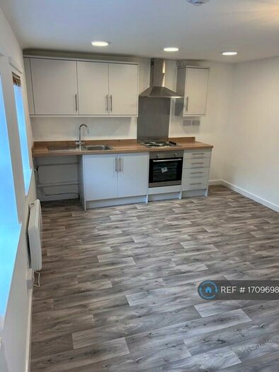 1 Bedroom Flat To Rent In Well Street, Rhuthun, LL15