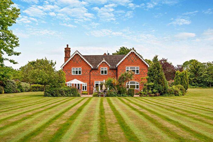 5 Bedroom Detached House For Sale In Wokingham Road, Hurst, Reading, Berkshire, RG10