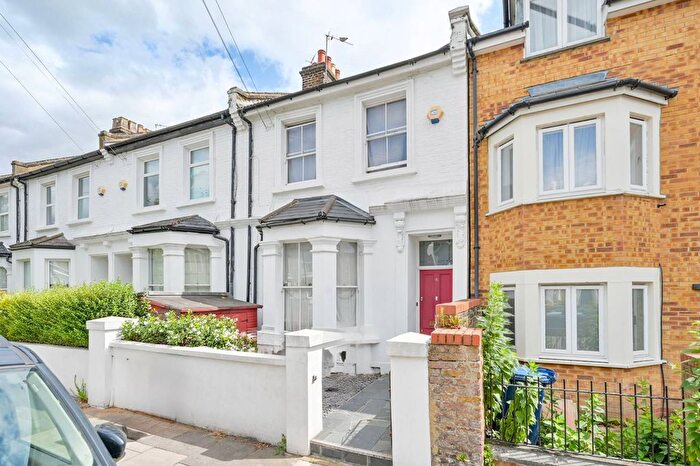 3 Bedroom Semi-Detached House To Rent In Spencer Road, Poet's Corner, London, W3