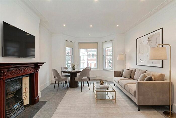 3 Bedroom Apartment For Sale In Lyncroft Mansions, Lyncroft Gardens, London, NW6