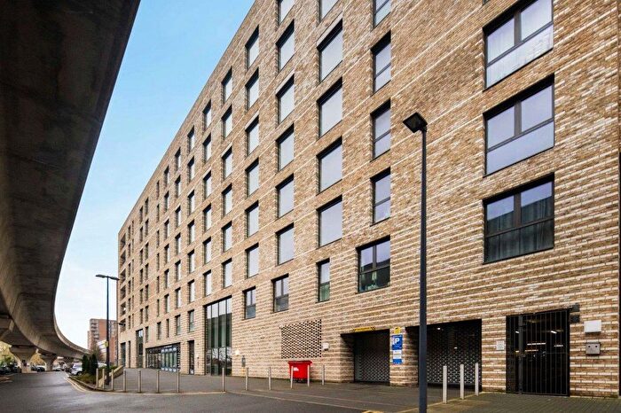 1 Bedroom Flat To Rent In Kingfisher Heights, Bramwell Way, London, E16