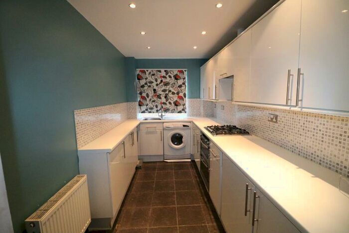 2 Bedroom Flat To Rent In Addison Road, Enfield, EN3
