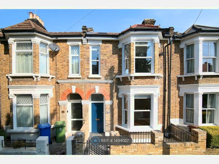 3 Bedroom Flat To Rent In B Rodwell Road, London, SE22