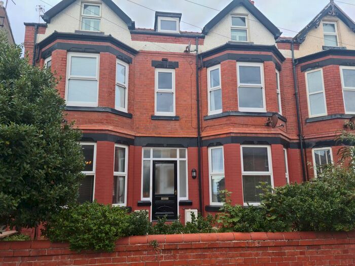2 Bedroom Flat To Rent In Alderley Road, Hoylake, Wirral, CH47