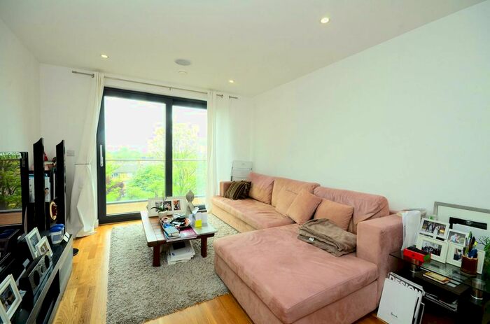 2 Bedroom Flat To Rent In Chartfield Avenue, Putney, London, SW15