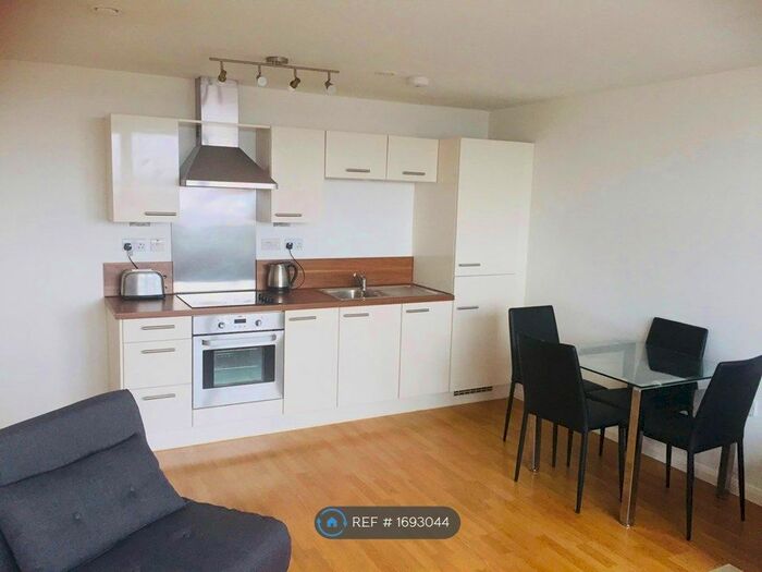 2 Bedroom Flat To Rent In Mann Island, Liverpool, L3