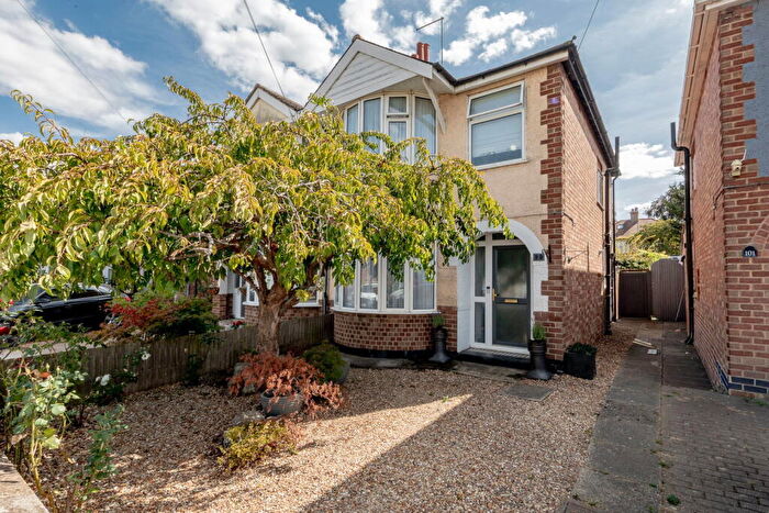 3 Bedroom Semi-Detached House For Sale In Aylesbury Street West, Wolverton, Milton Keynes, MK12