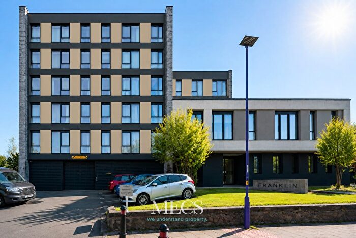 2 Bedroom Flat For Sale In Bournville Lane, Birmingham, West Midlands, B30