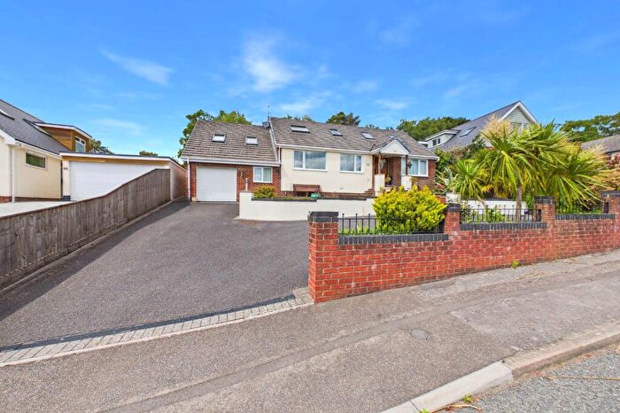 6 Bedroom Detached House For Sale In Whitchurch Avenue, Broadstone, Dorset, BH18