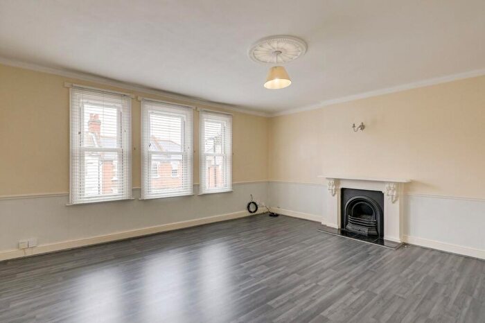 2 Bedroom Flat For Sale In Siddons Road, Forest Hill, SE23