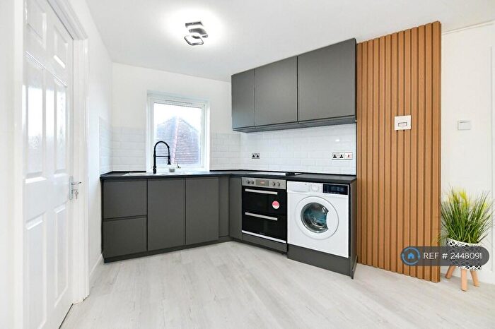 1 Bedroom Flat To Rent In Priory Court, Kingston Upon Thames, KT1