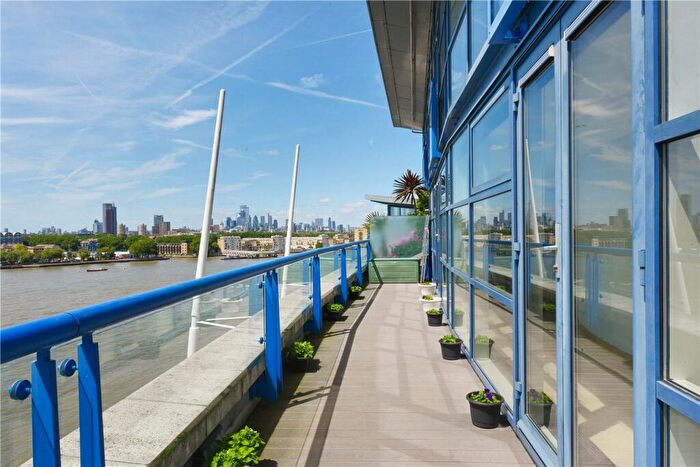 2 Bedroom Flat For Sale In Newton Place, London, E14